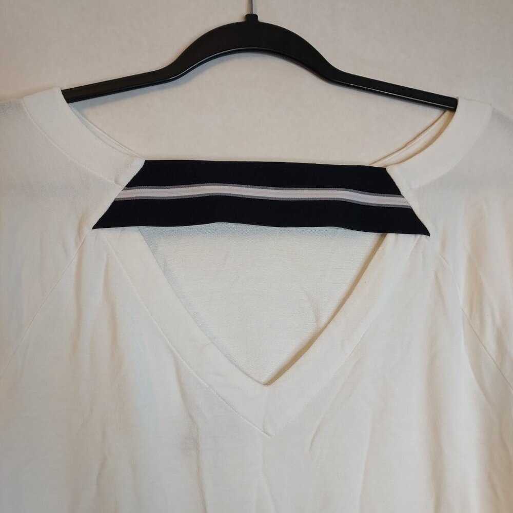 CAbi Around The Clock Center Shirt Womens M White Long Sleeve Open Back Top 5555 - Picture 7 of 15